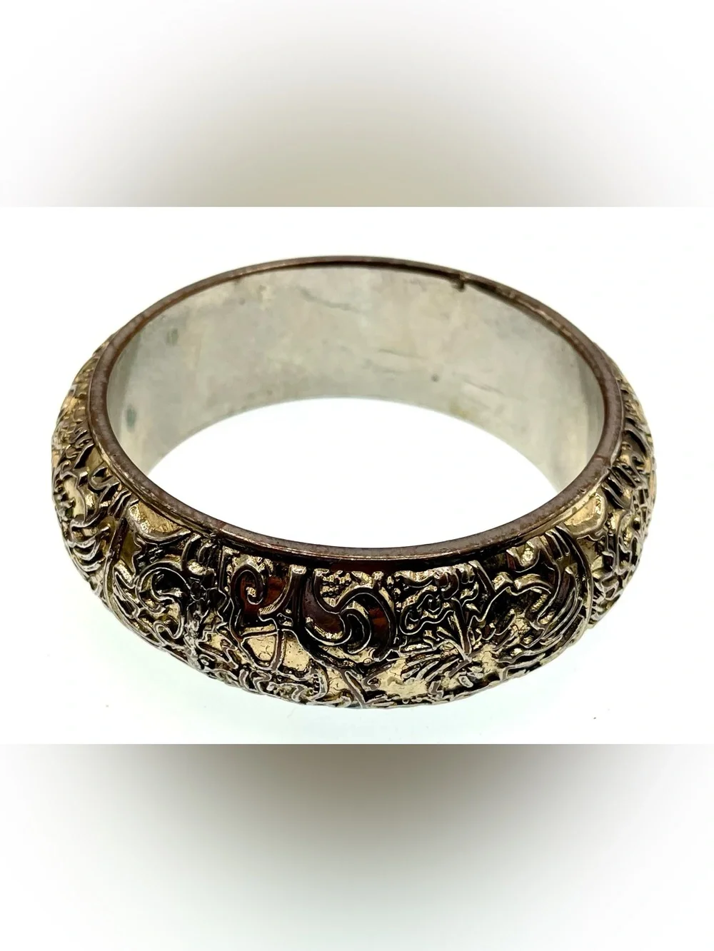 Vintage 1970s Antiqued Silver Tone Embossed Floral Scroll Wide Bangle Bracelet